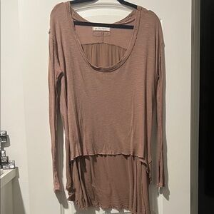 We The Free Mauve-Taupe Long Sleeve High-Low Ribbed Top